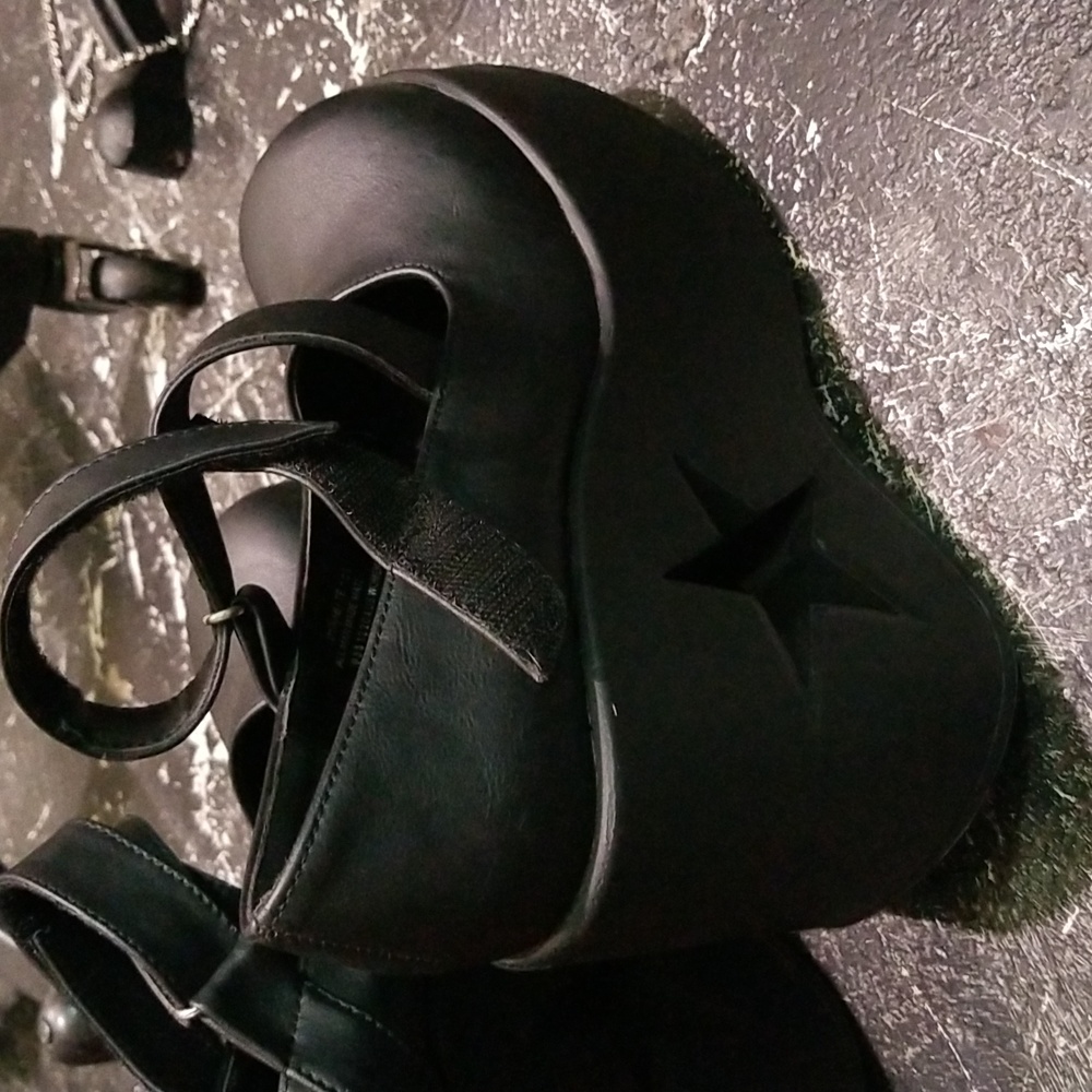 DEMONIA BABYDOLL MARYJANE DYNAMITE 03 PLATFORMS W/STAR CUTOUT HEEL LETS DO DIS